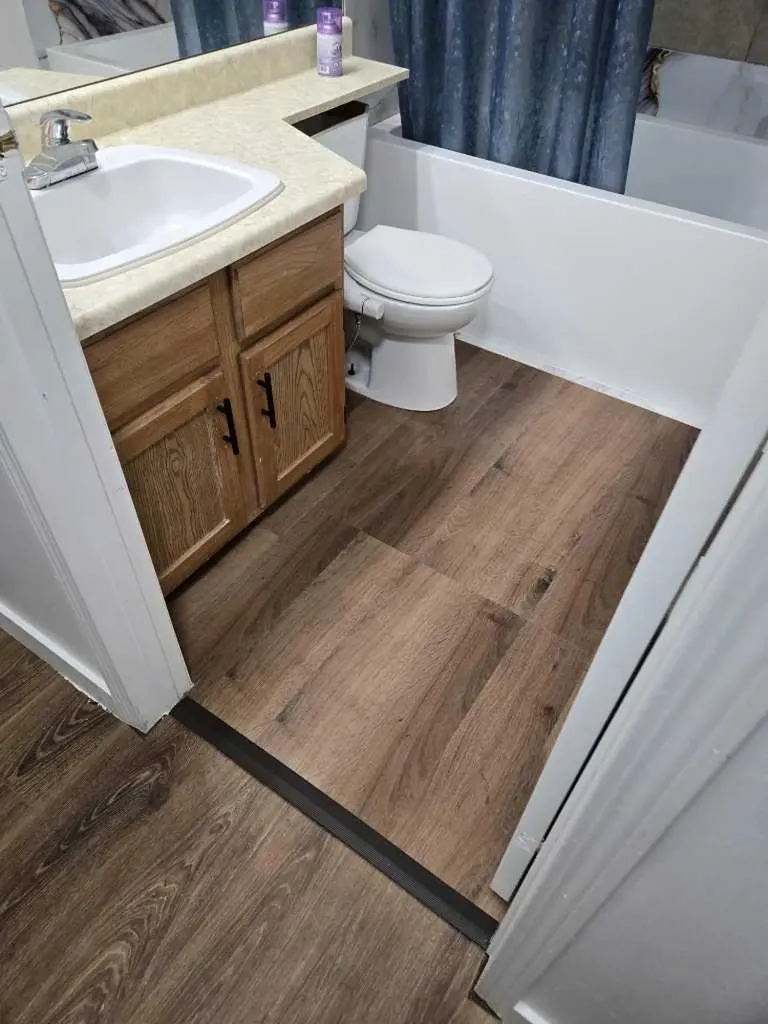 128 Castledale Crescent NE Calgary AB T3J 1X4