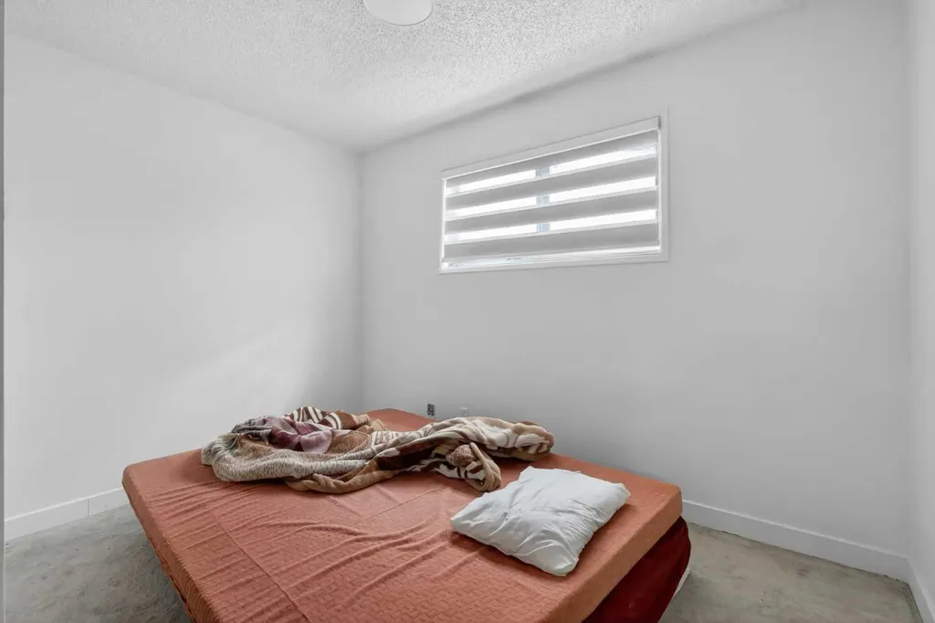 128 Castledale Crescent NE Calgary AB T3J 1X4