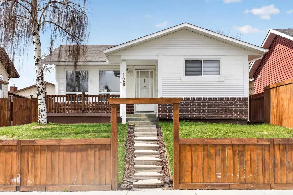 128 Castledale Crescent NE Calgary AB T3J 1X4