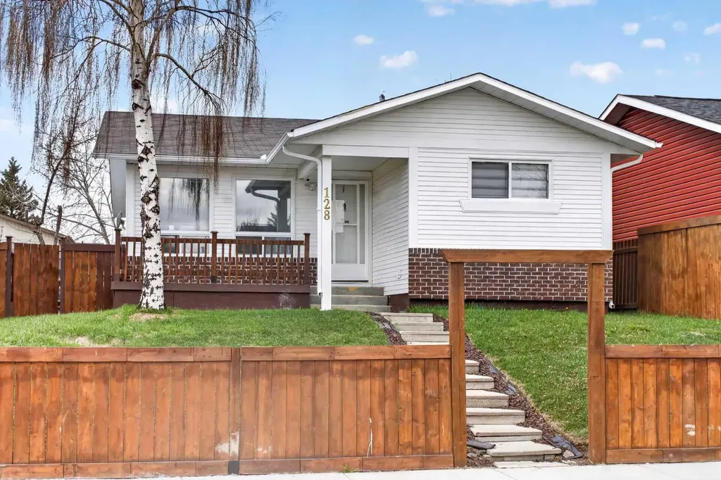 128 Castledale Crescent NE Calgary AB T3J 1X4