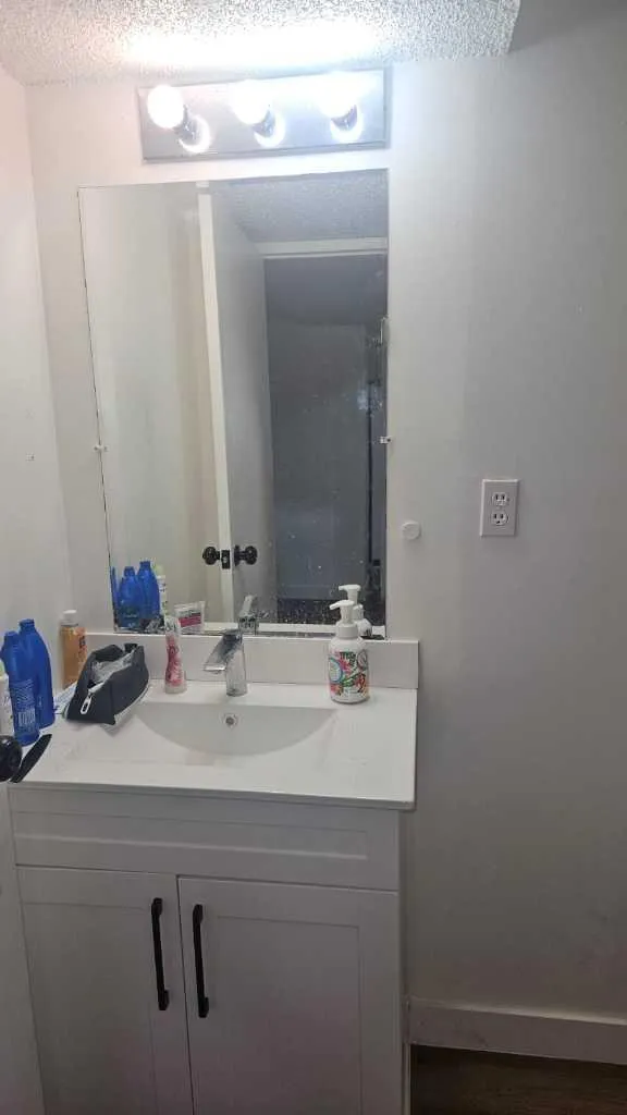 128 Castledale Crescent NE Calgary AB T3J 1X4