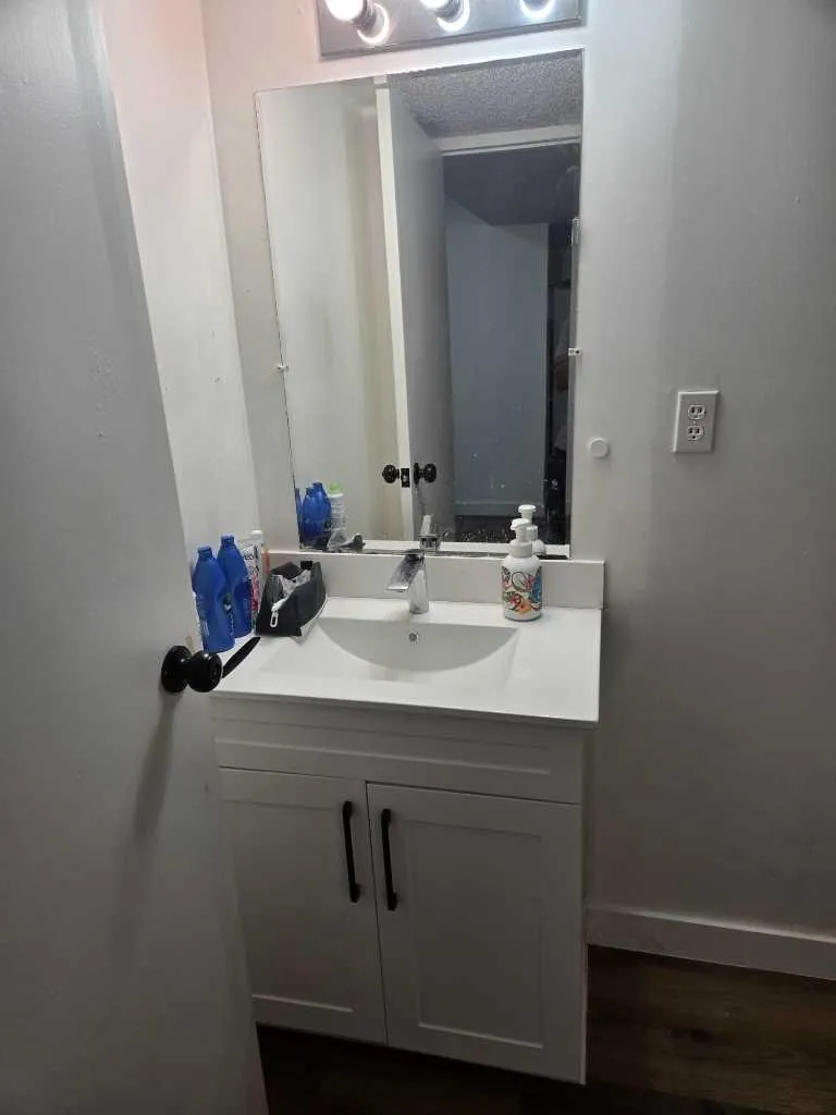 128 Castledale Crescent NE Calgary AB T3J 1X4