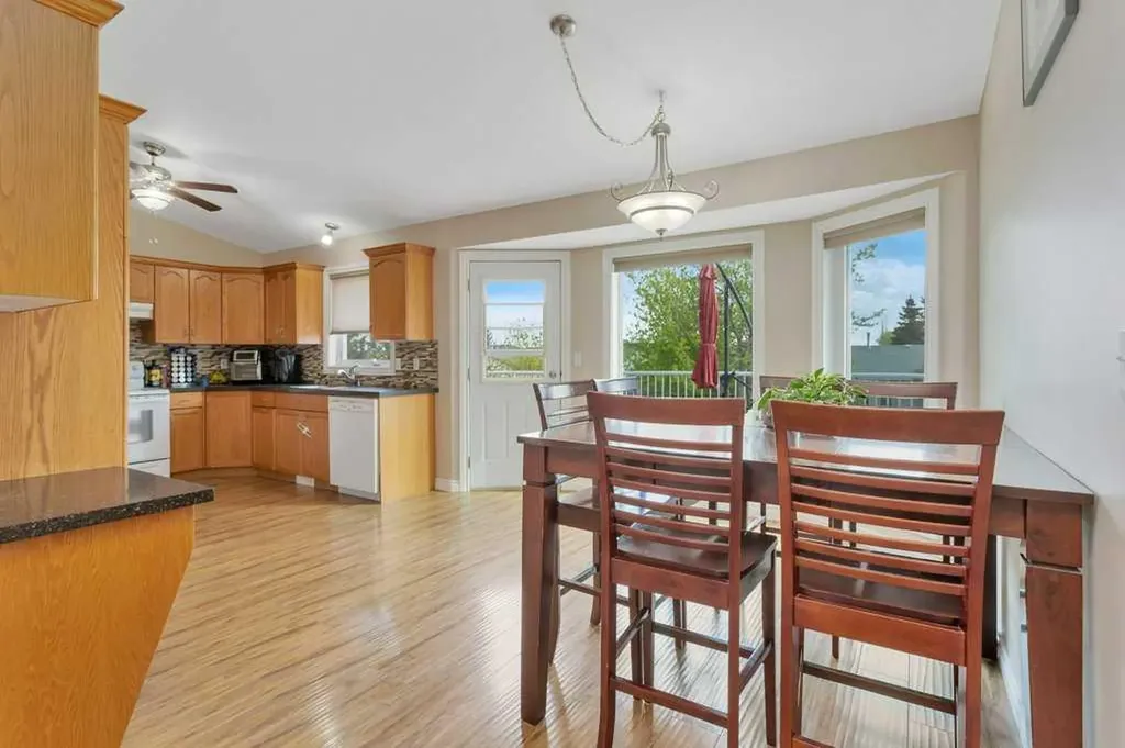 50 Westwood Crescent Sylvan Lake AB T4S 1V8