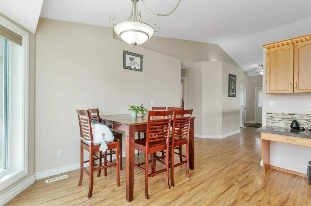 50 Westwood Crescent Sylvan Lake AB T4S 1V8
