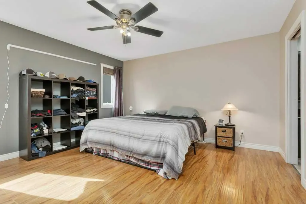 50 Westwood Crescent Sylvan Lake AB T4S 1V8