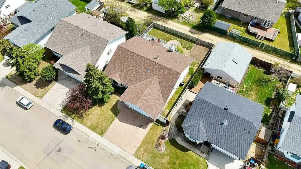 50 Westwood Crescent Sylvan Lake AB T4S 1V8