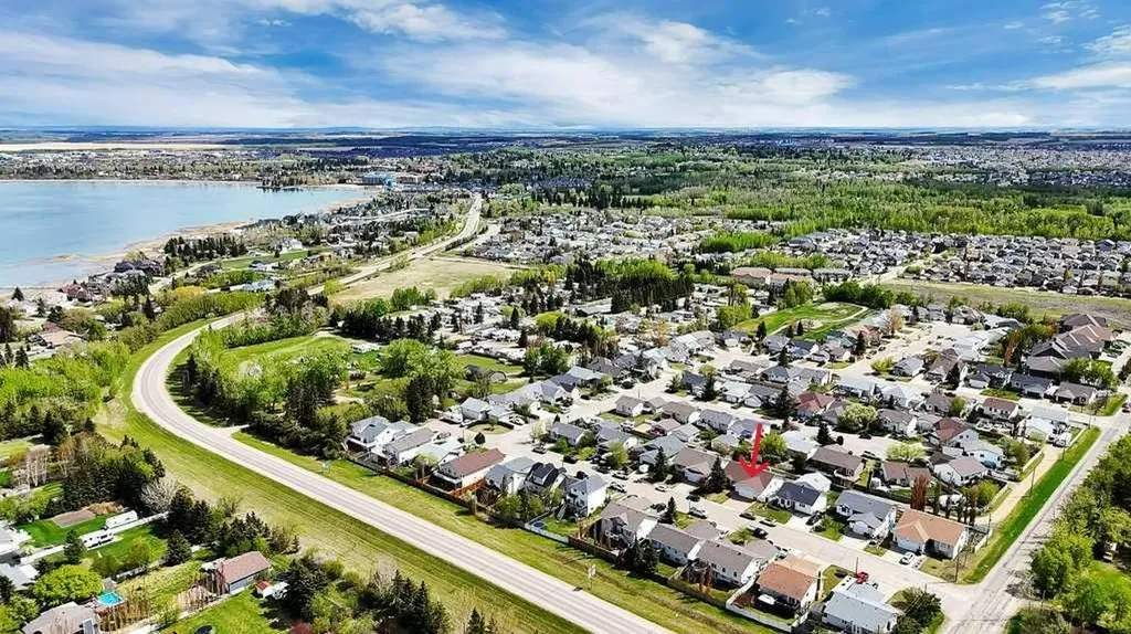 50 Westwood Crescent Sylvan Lake AB T4S 1V8