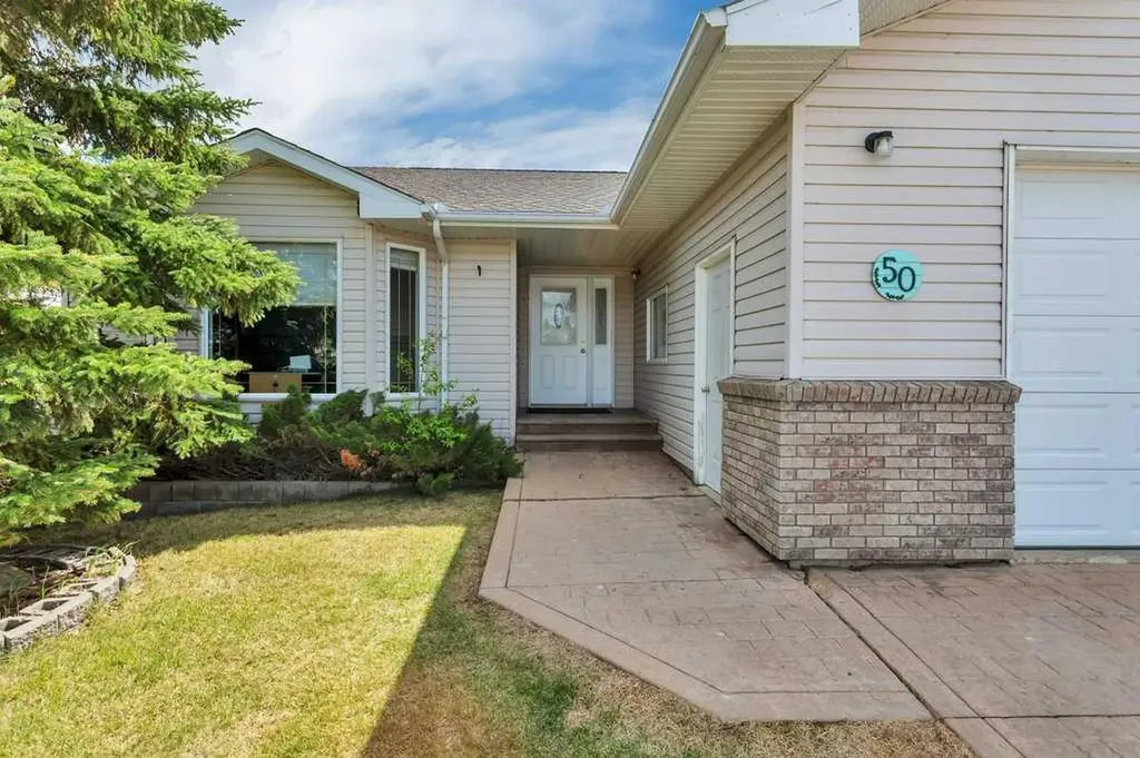 50 Westwood Crescent Sylvan Lake AB T4S 1V8