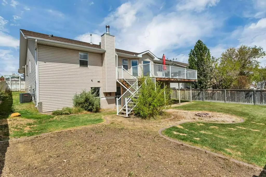 50 Westwood Crescent Sylvan Lake AB T4S 1V8