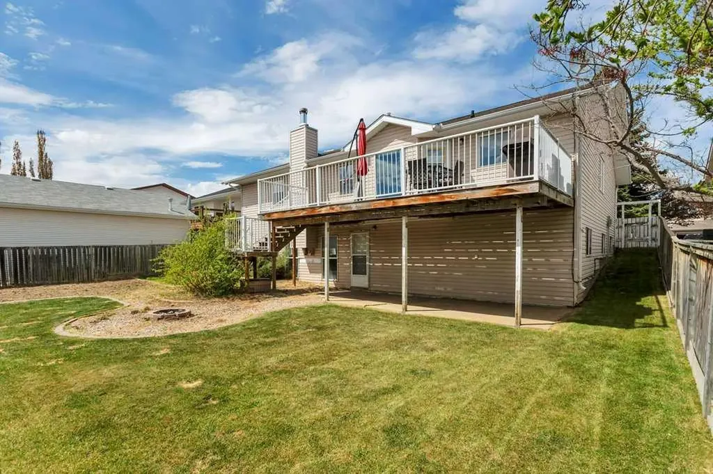 50 Westwood Crescent Sylvan Lake AB T4S 1V8