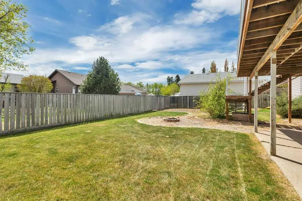 50 Westwood Crescent Sylvan Lake AB T4S 1V8
