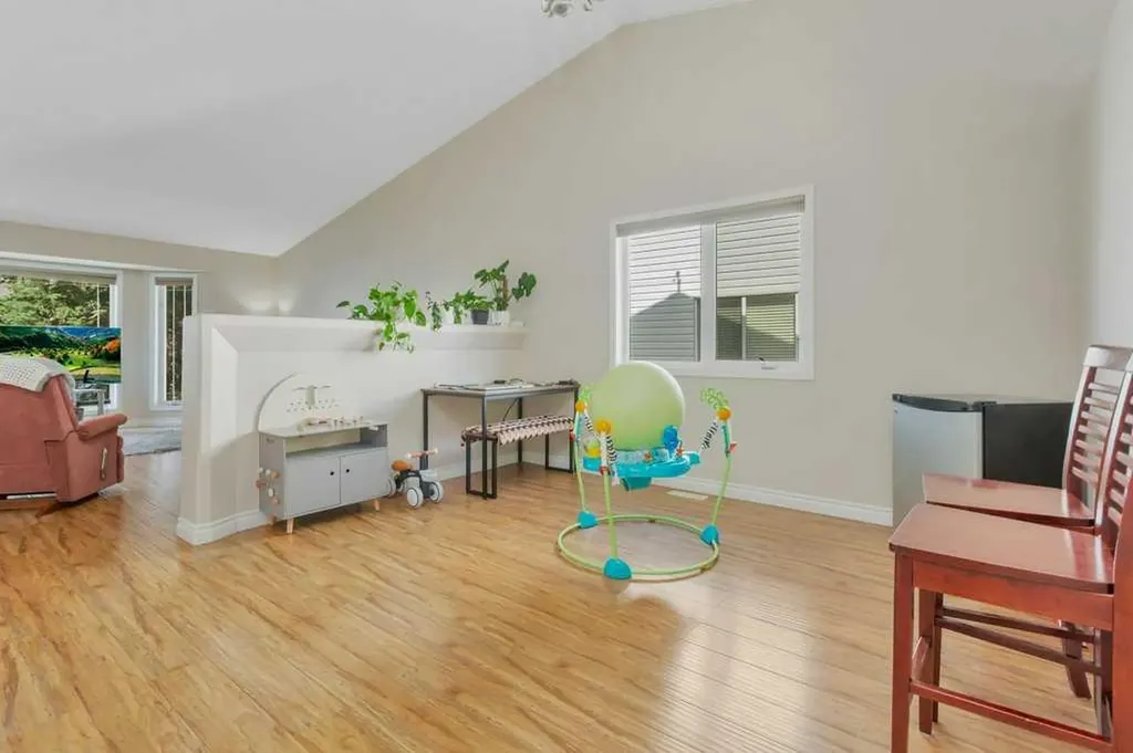 50 Westwood Crescent Sylvan Lake AB T4S 1V8