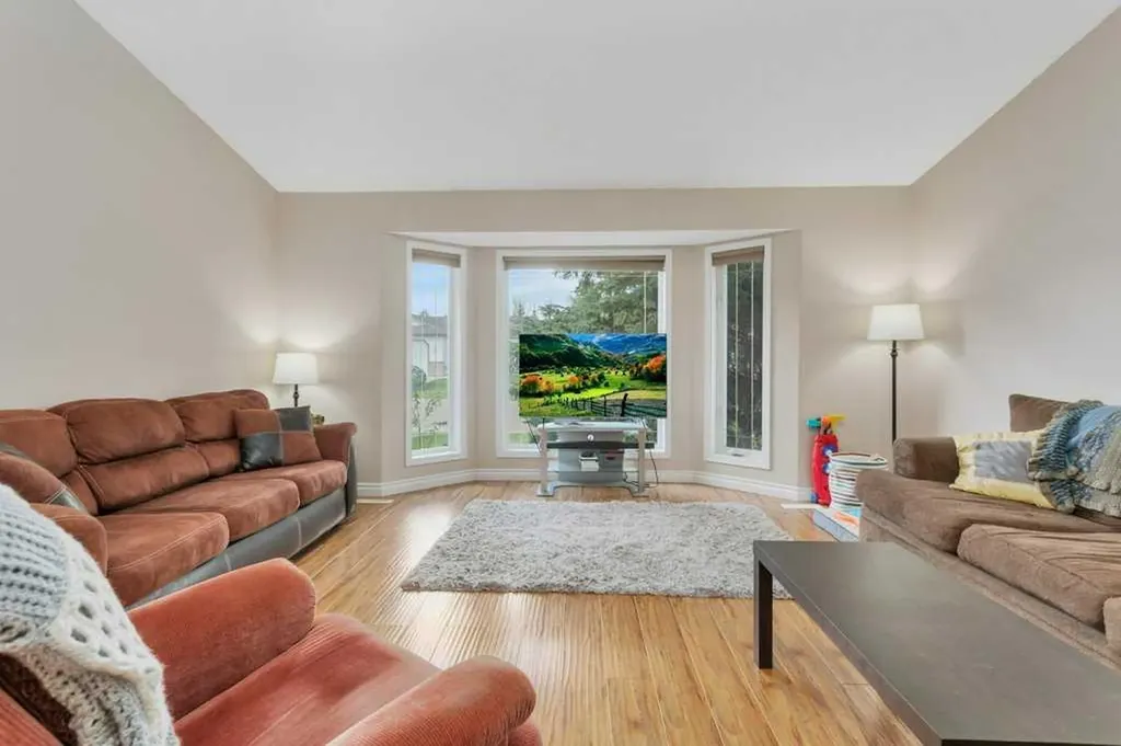 50 Westwood Crescent Sylvan Lake AB T4S 1V8