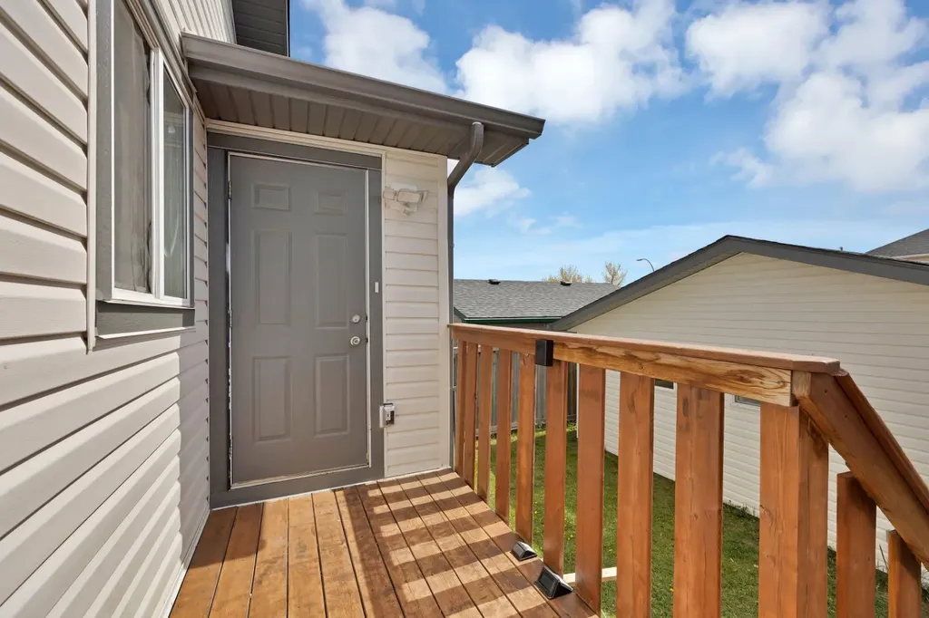 288 Saddlemead Road NE Calgary AB T3J4J4