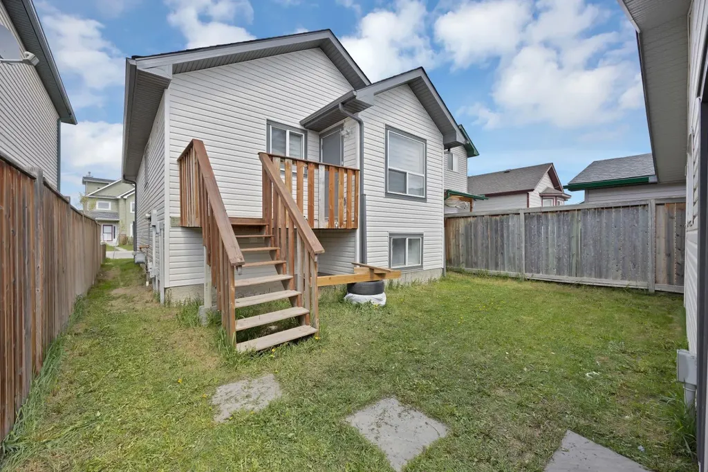 288 Saddlemead Road NE Calgary AB T3J4J4