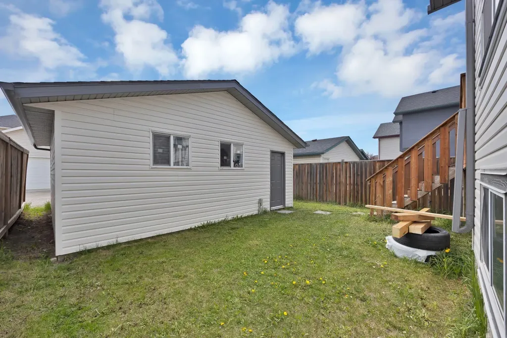 288 Saddlemead Road NE Calgary AB T3J4J4