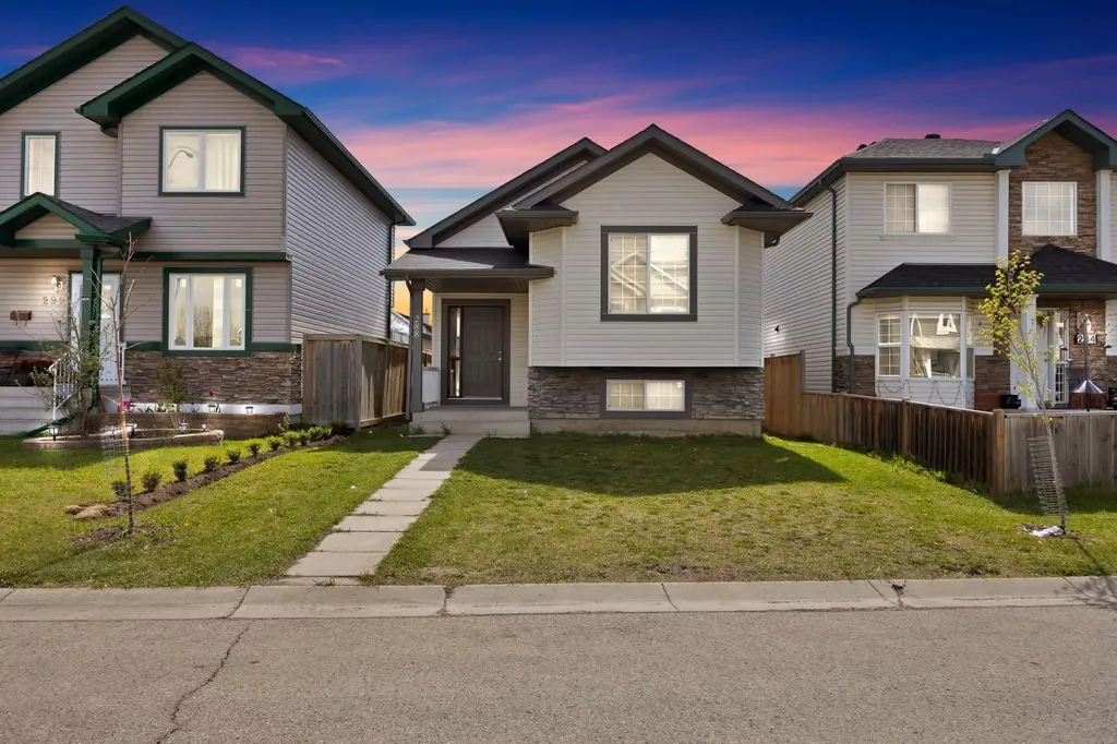 288 Saddlemead Road NE Calgary AB T3J4J4