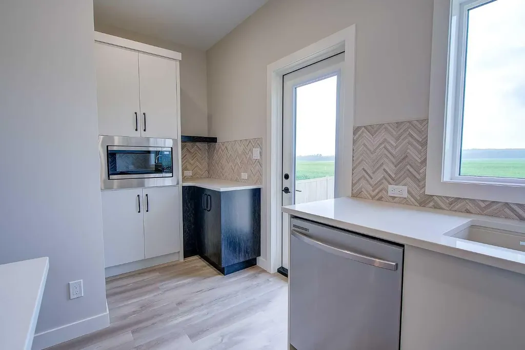 20 Ian Way Sylvan Lake AB T4S 0W5