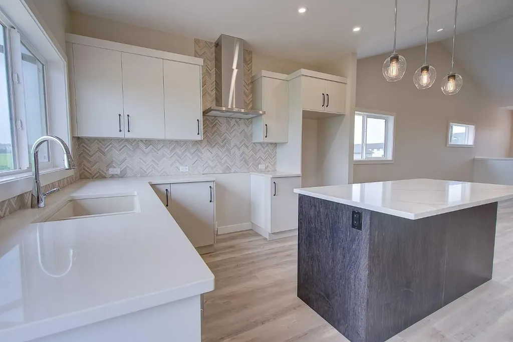 20 Ian Way Sylvan Lake AB T4S 0W5