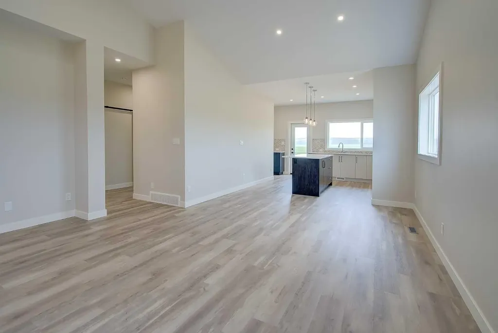 20 Ian Way Sylvan Lake AB T4S 0W5