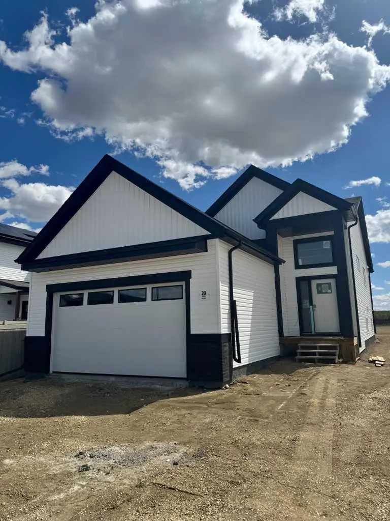 20 Ian Way Sylvan Lake AB T4S 0W5