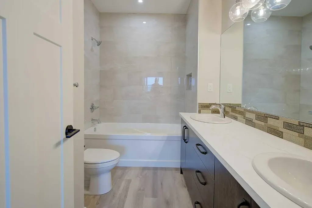 20 Ian Way Sylvan Lake AB T4S 0W5