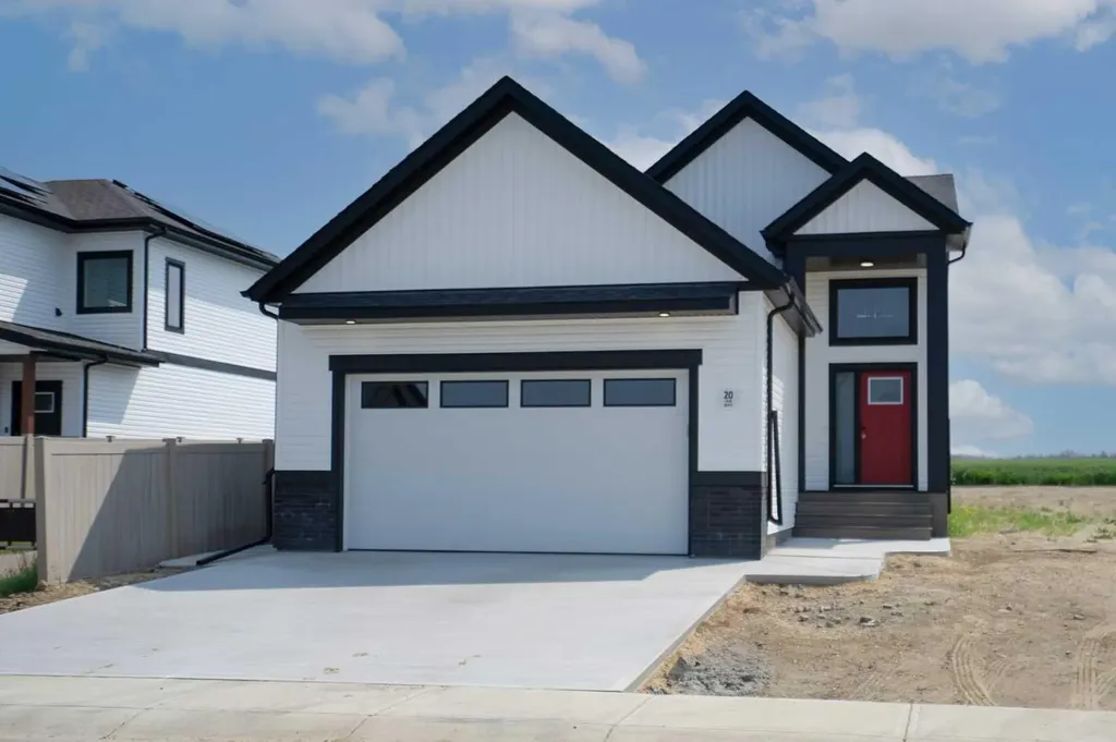 20 Ian Way Sylvan Lake AB T4S 0W5