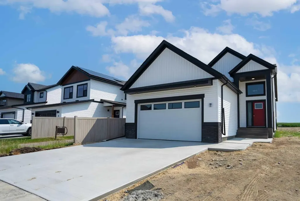 20 Ian Way Sylvan Lake AB T4S 0W5