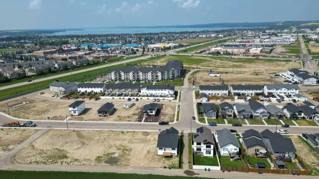 20 Ian Way Sylvan Lake AB T4S 0W5