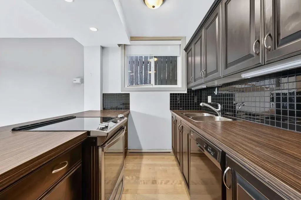 2020 11 Avenue SW Calgary AB T3C 0P1