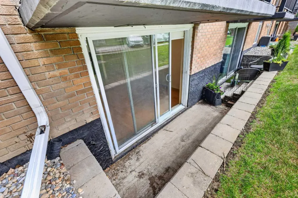 2020 11 Avenue SW Calgary AB T3C 0P1