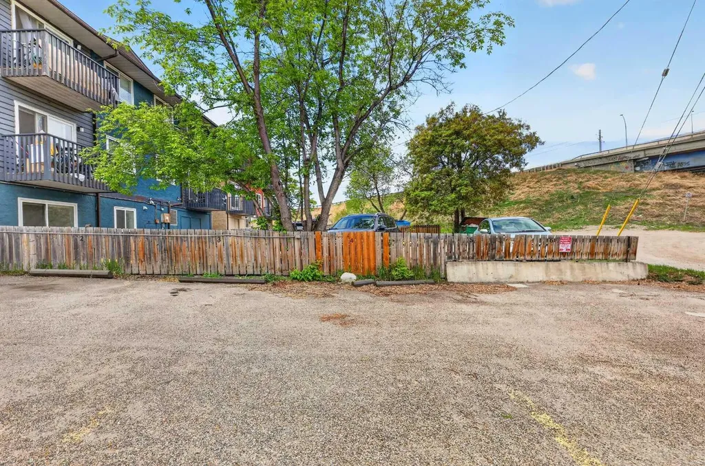 2020 11 Avenue SW Calgary AB T3C 0P1