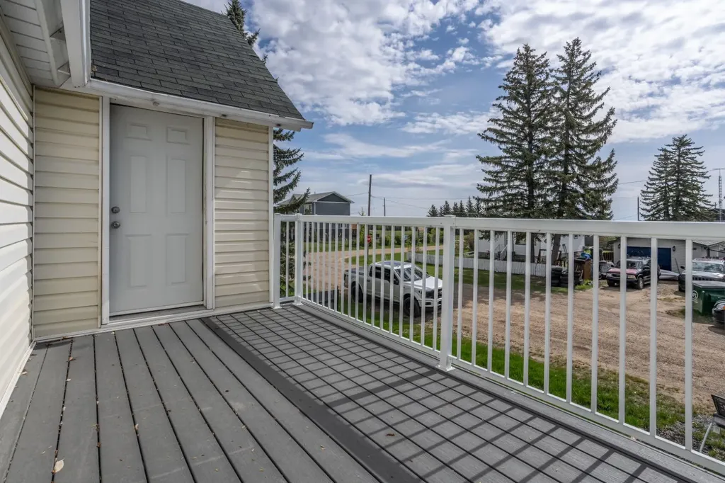 1018 Moville Street Ohaton AB T0B 3P0