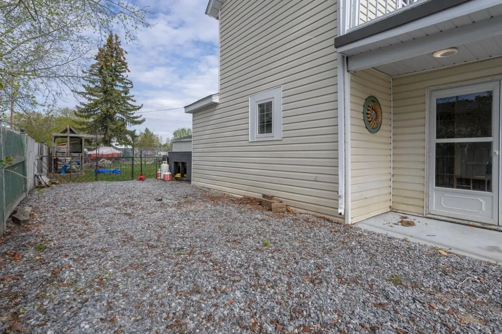 1018 Moville Street Ohaton AB T0B 3P0