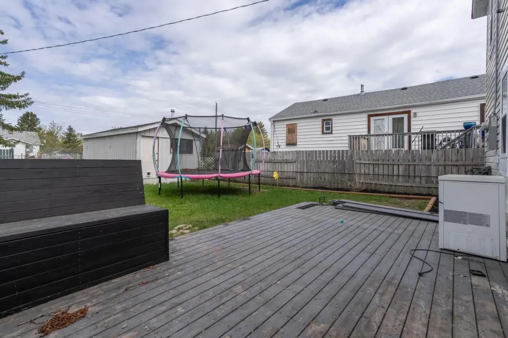 1018 Moville Street Ohaton AB T0B 3P0
