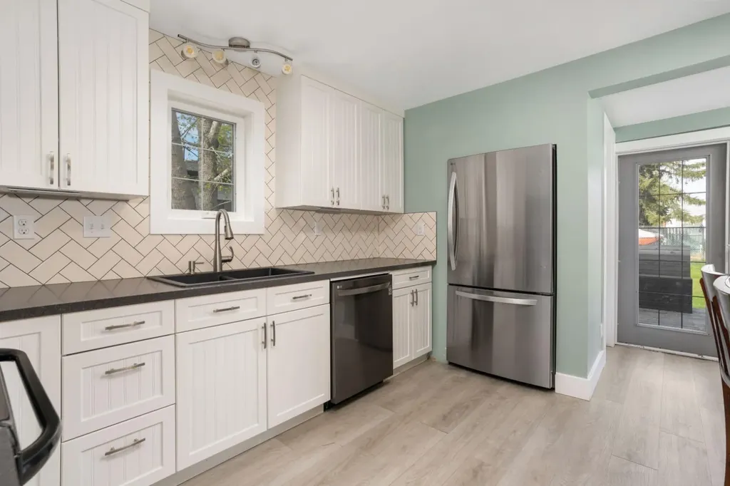 1018 Moville Street Ohaton AB T0B 3P0