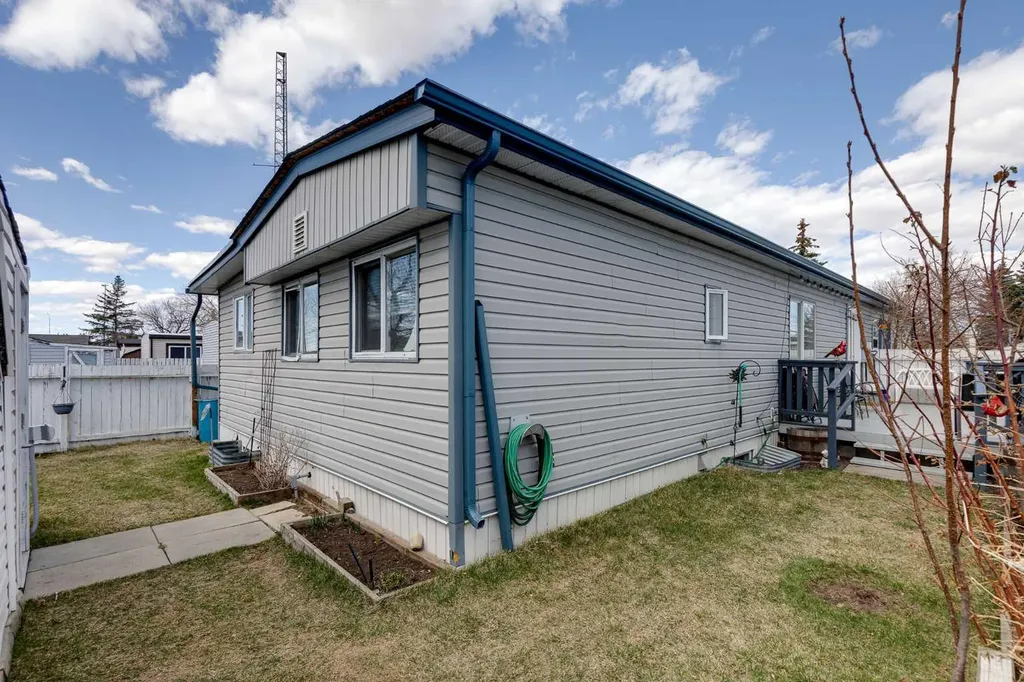 240 Big Hill Circle SE Airdrie AB T4A 1P8