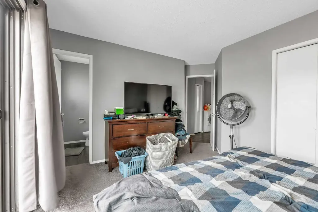 319 Templemont Place NE Calgary AB T1Y 5A7