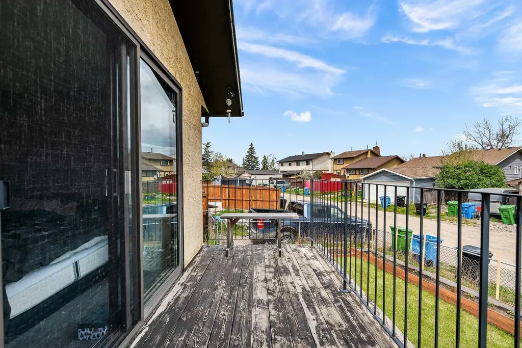 319 Templemont Place NE Calgary AB T1Y 5A7