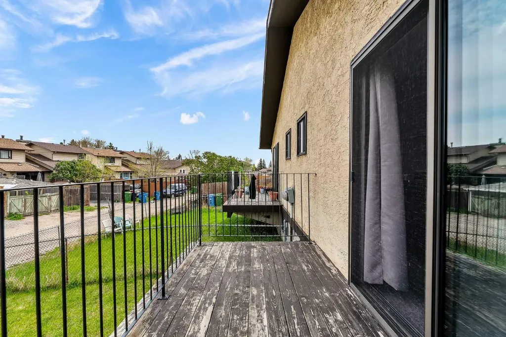 319 Templemont Place NE Calgary AB T1Y 5A7