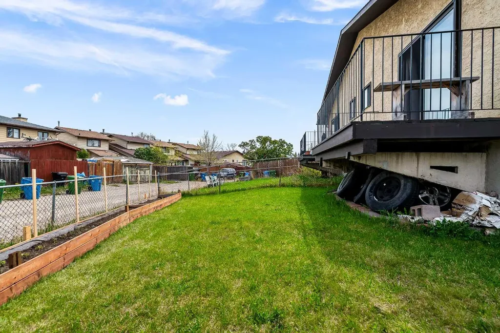 319 Templemont Place NE Calgary AB T1Y 5A7