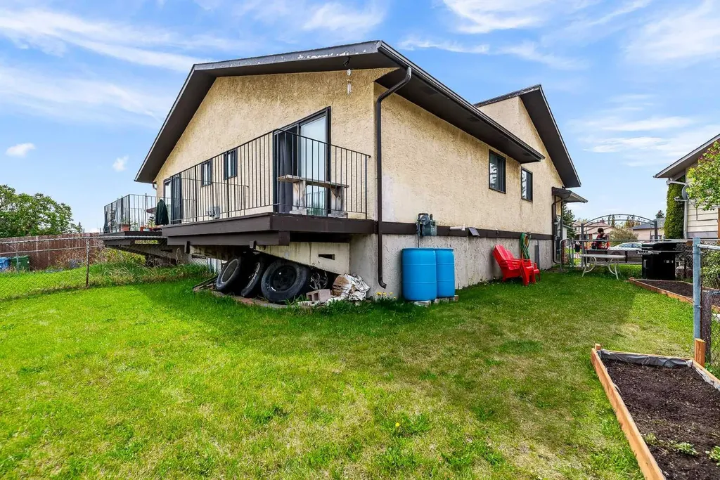 319 Templemont Place NE Calgary AB T1Y 5A7