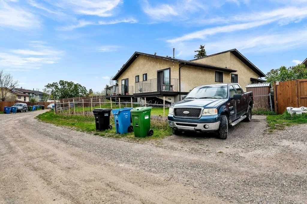 319 Templemont Place NE Calgary AB T1Y 5A7