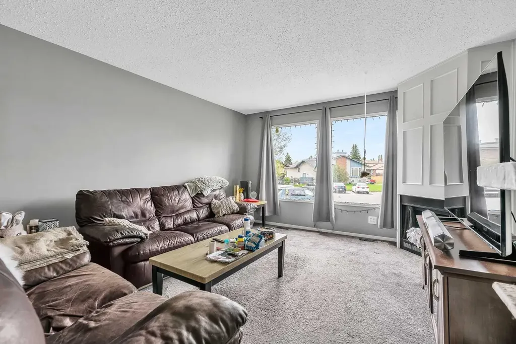 319 Templemont Place NE Calgary AB T1Y 5A7