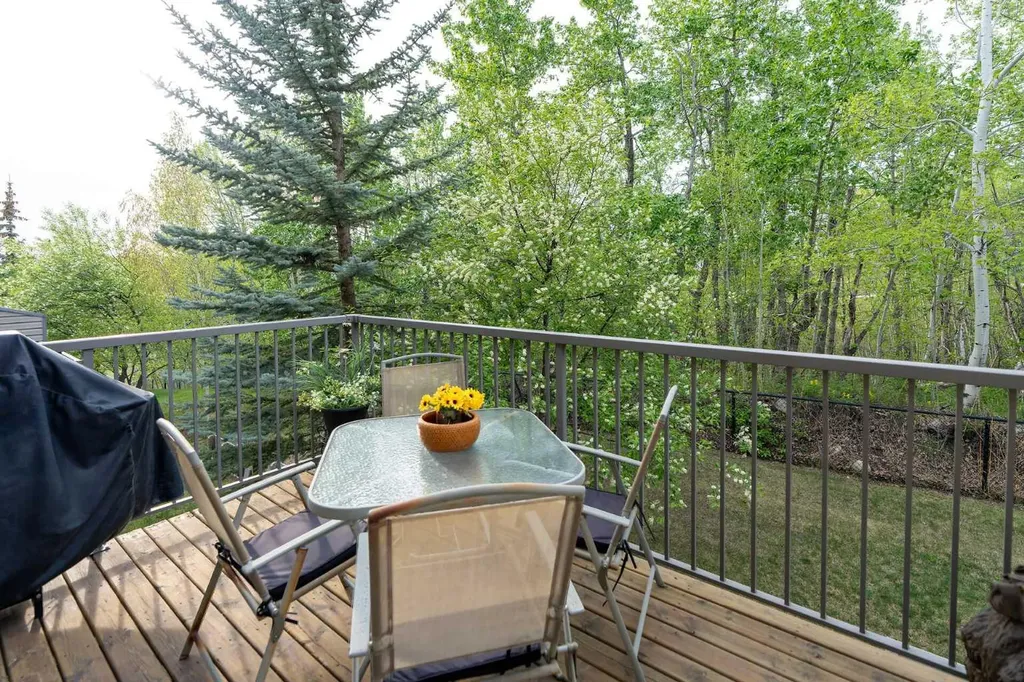 22 Rockyvalley Villas NW Calgary AB T3G 5X3