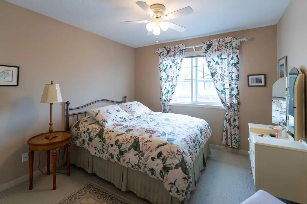 22 Rockyvalley Villas NW Calgary AB T3G 5X3
