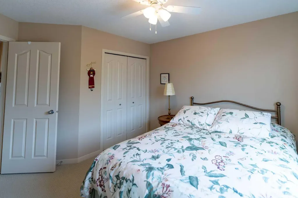 22 Rockyvalley Villas NW Calgary AB T3G 5X3