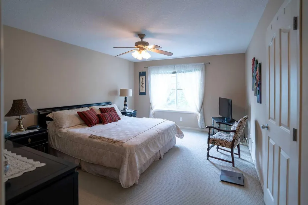 22 Rockyvalley Villas NW Calgary AB T3G 5X3