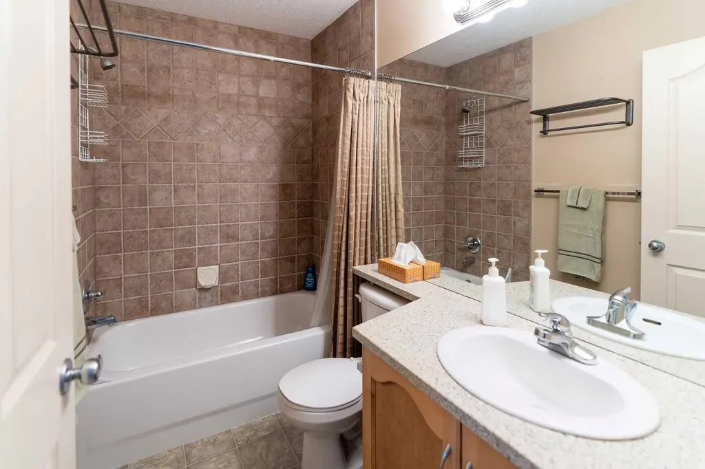 22 Rockyvalley Villas NW Calgary AB T3G 5X3
