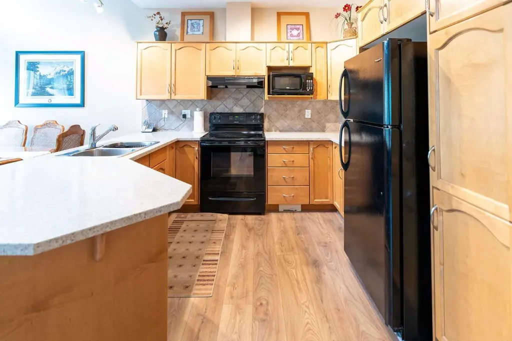 22 Rockyvalley Villas NW Calgary AB T3G 5X3